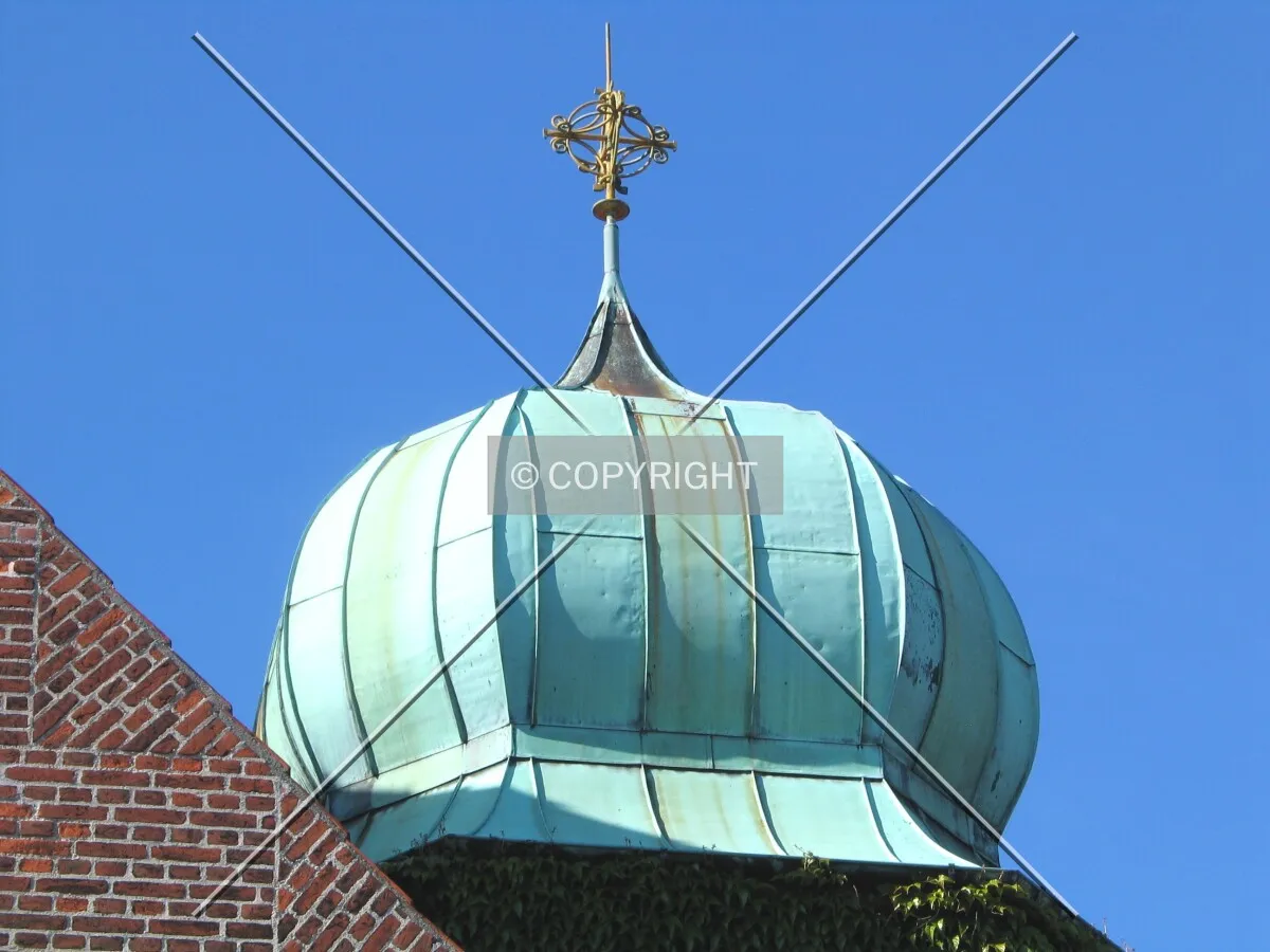 A small cupola on the east part