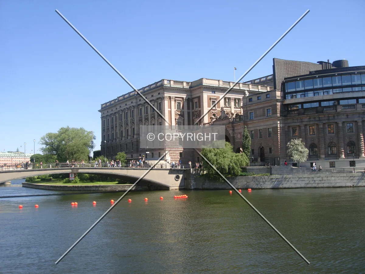 Photo 436-648-018