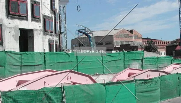 View of the last steel elements of the dome on the ground
