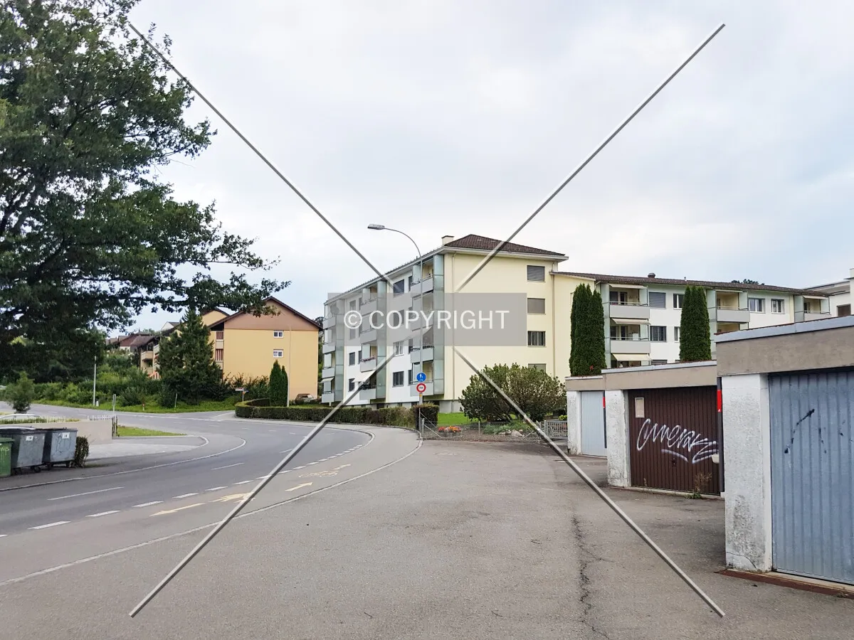 Photo 439-574-776