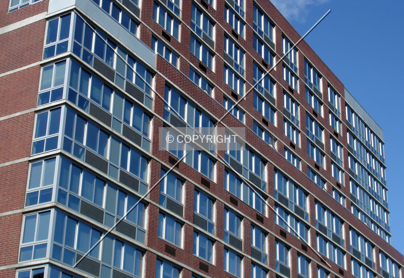 Facade along Chrystie