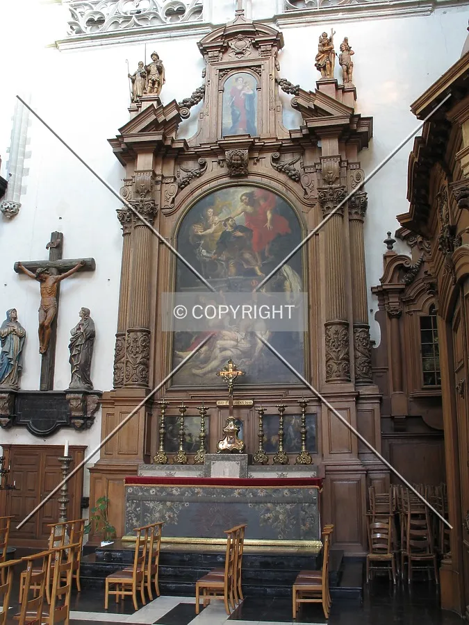 Side altar in the southern part of the transept, with a painting of master painter Pieter Paul Rubens