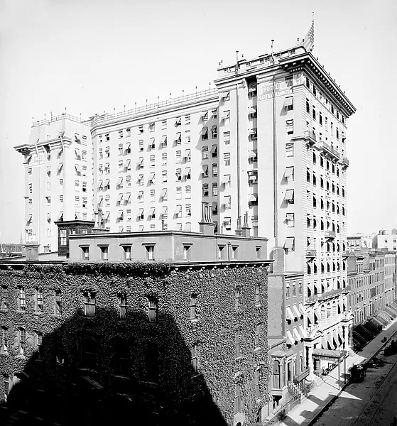 Photo 443-043-928