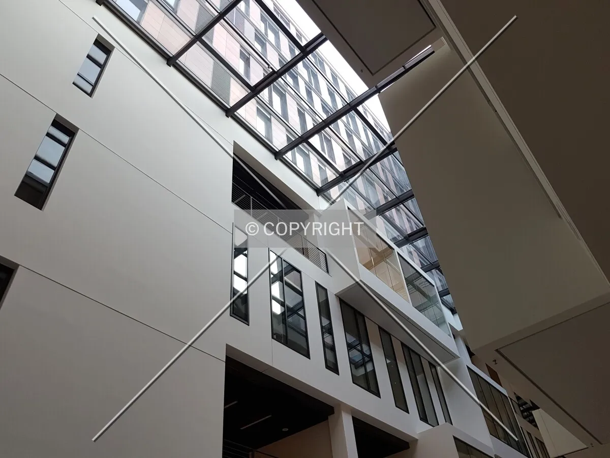 Photo 444-408-696