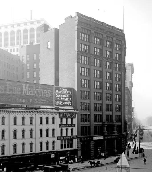Photo 444-639-305