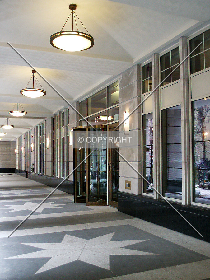 Main entrance under the covered passageway
