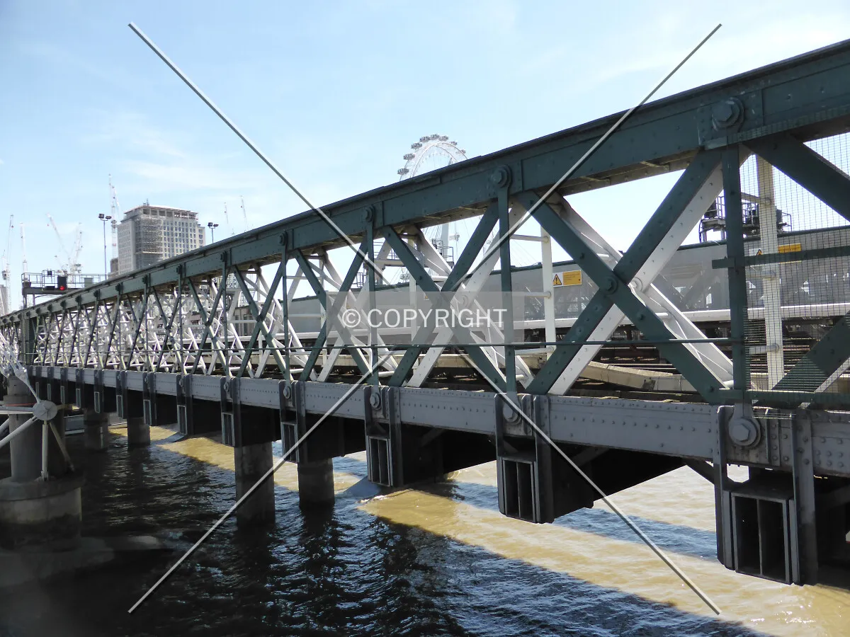 Photo 445-799-414