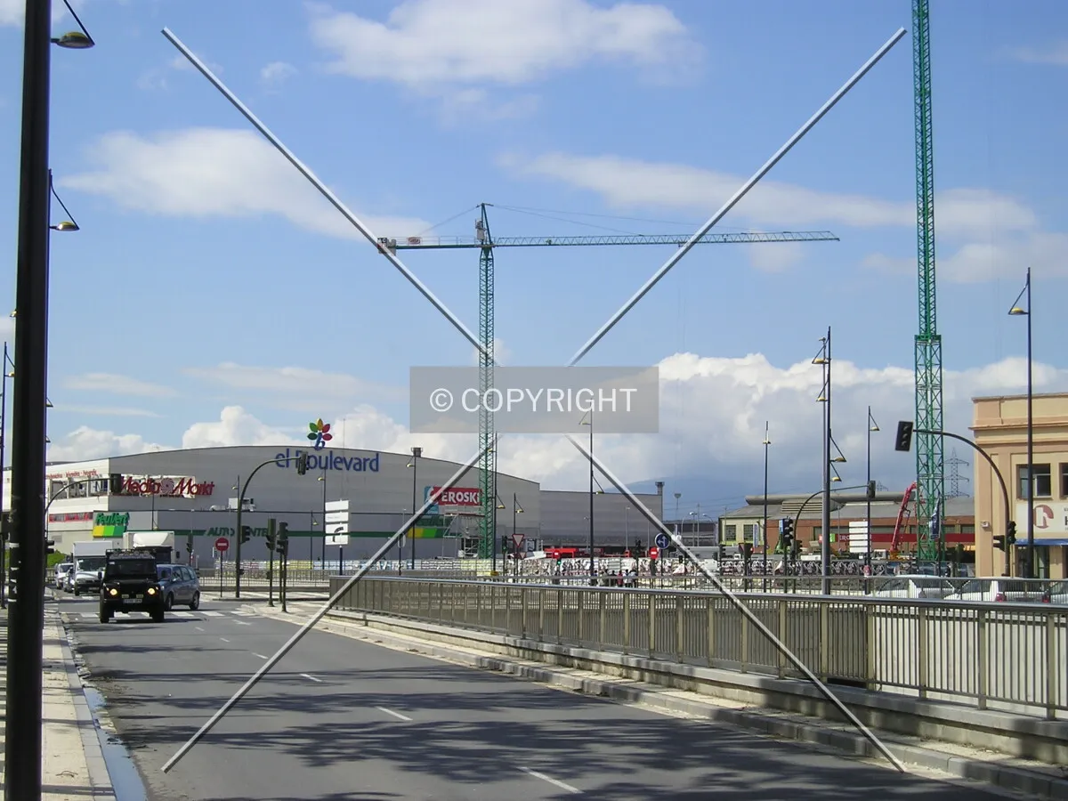 Construction crane