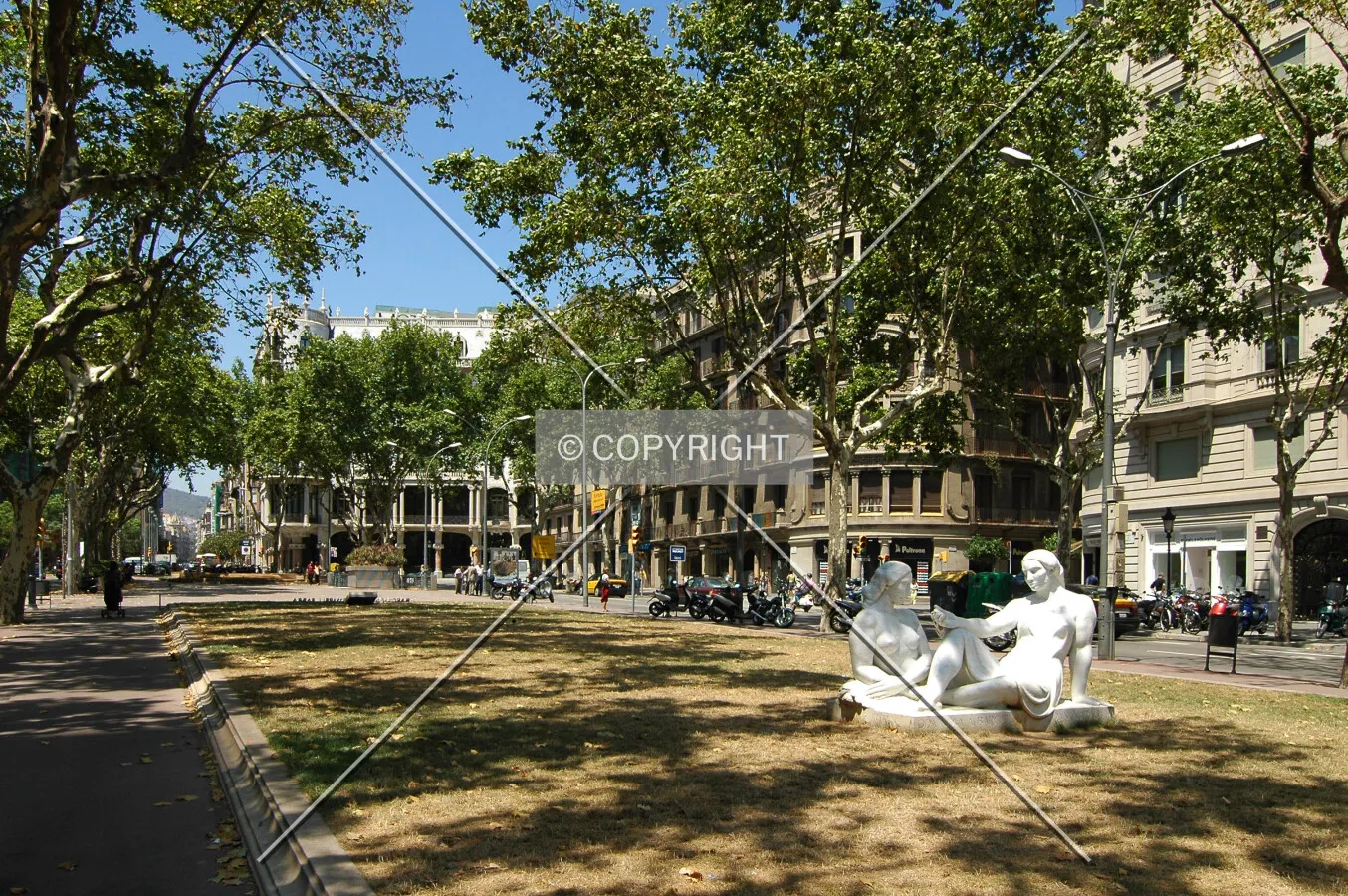 Passeig de Gracia's statue