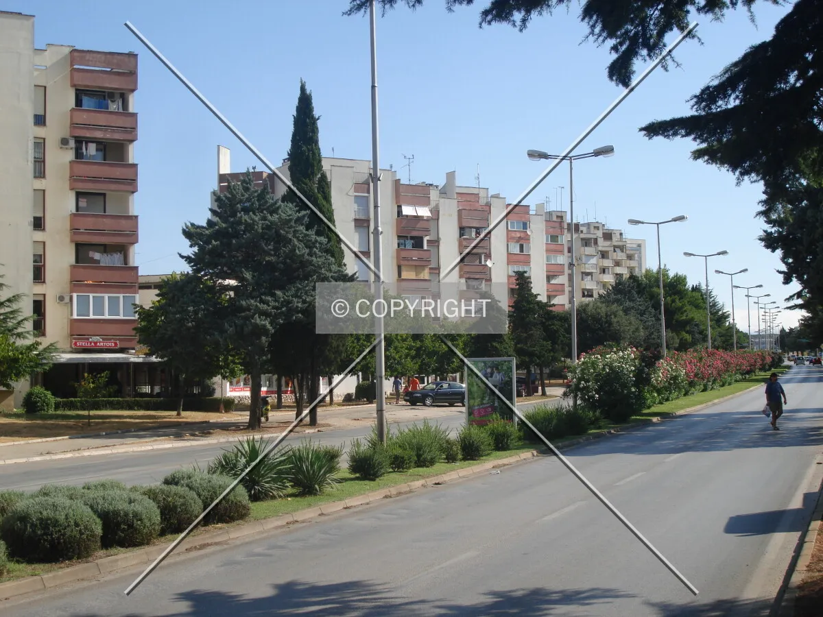 Typical street situation when approaching the city center