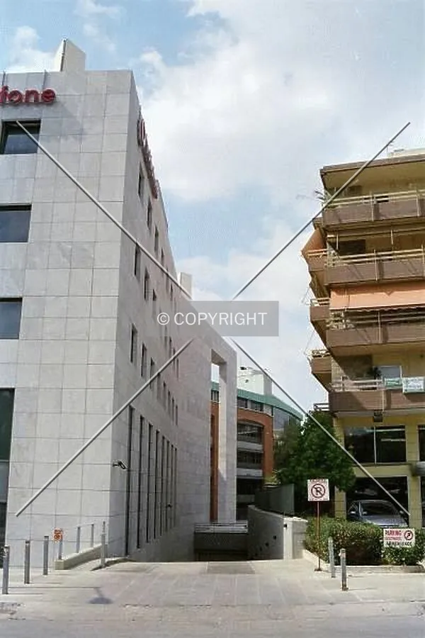 Image depicting the rear side of the building and detail of the complex it belongs