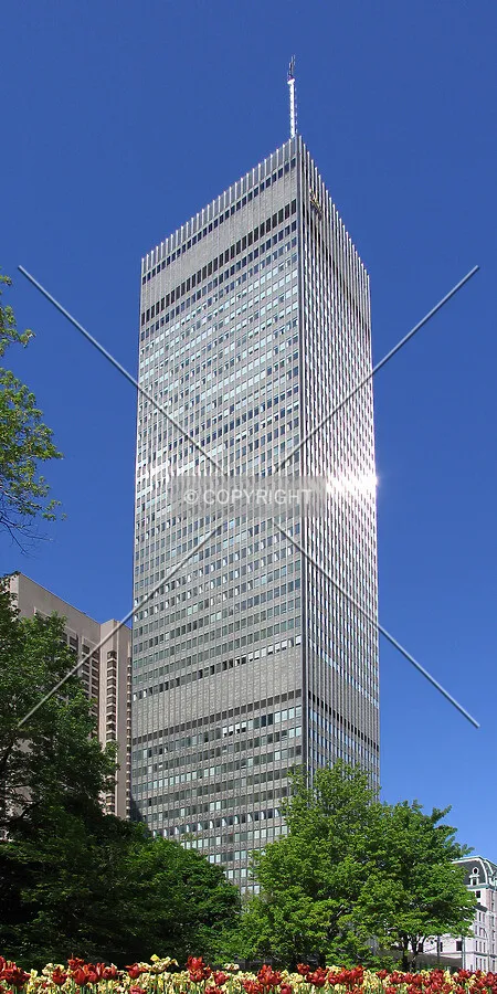 Southern facade viewed from near Place du Canada