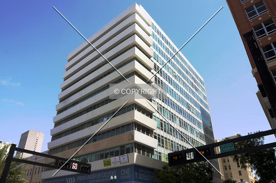 Photo 451-007-748