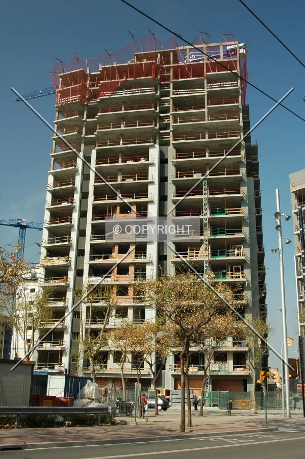 3 building status: facade, completed structure and building the concrete structure