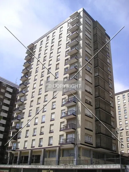 Photo 452-121-021