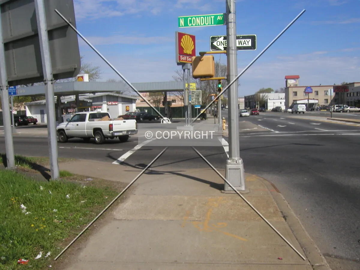 Crossing at North Conduit Ave