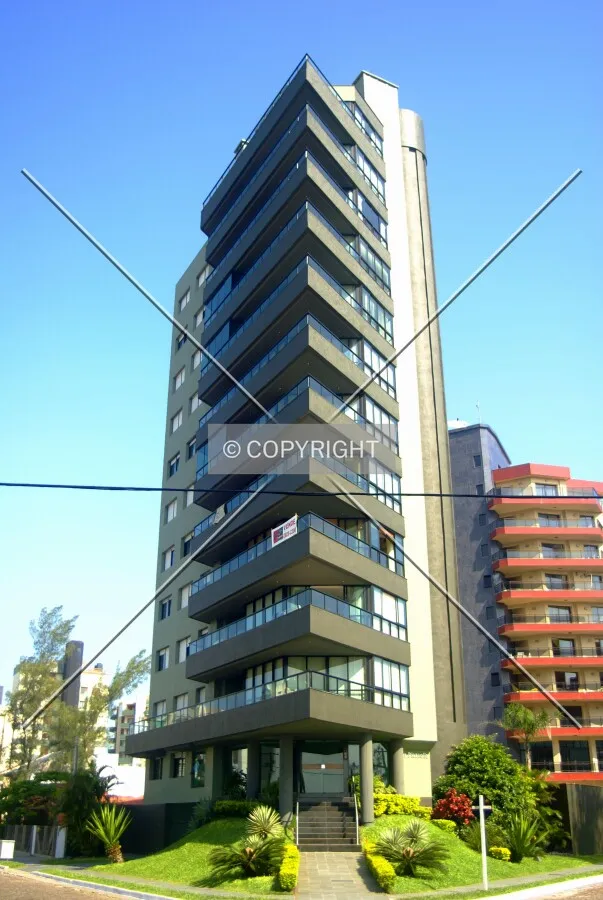 Looking up from the corner of Ernesto Alves Avenue and Dom Pedro II Street