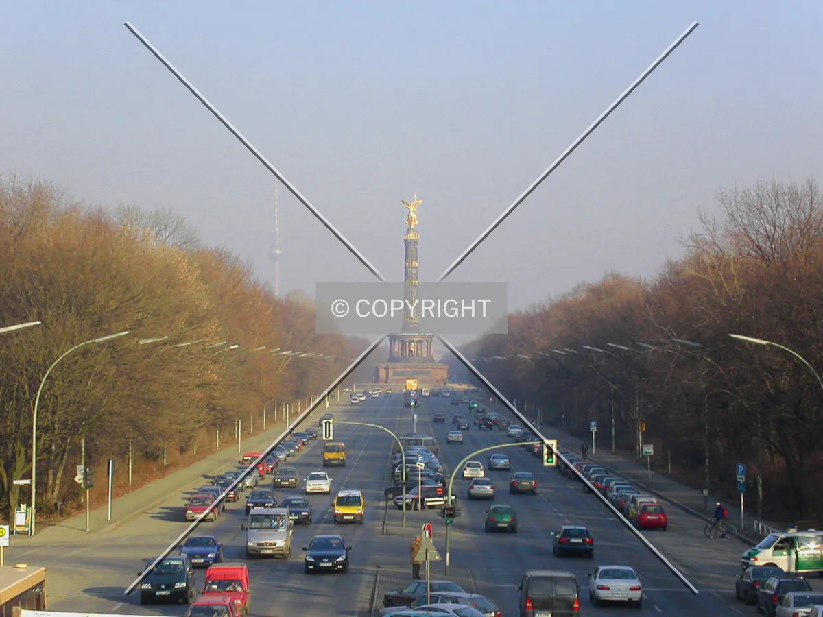The tower as seen along 17 Juni Strasse