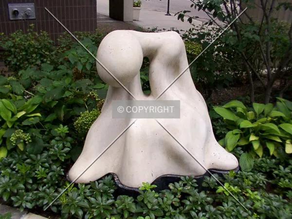 Vittore Bocchetta sculpture to the right of the entrance