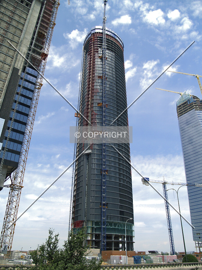 Looking up from Paseo de la Castellana