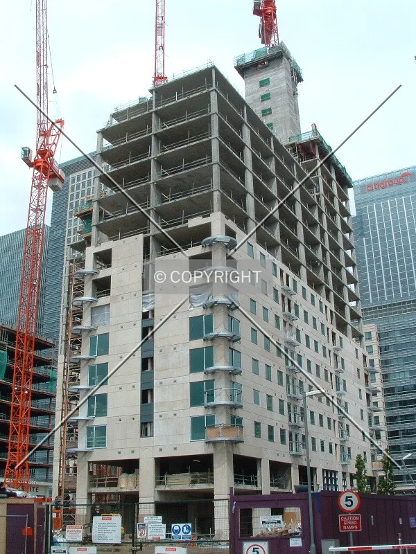 Looking up from Marsh Wall at the continuing construction