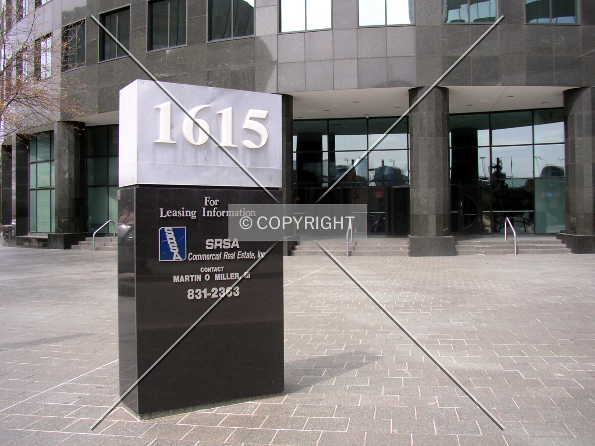 Signage and main entrance off Poydras Street