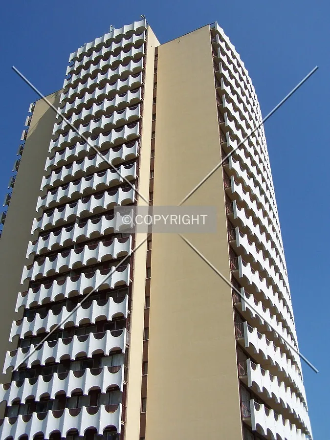 Angle sud-est vu depuis le parking