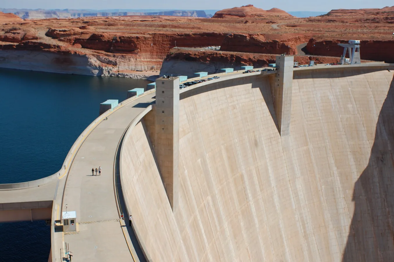 Looking east along the top of the dam