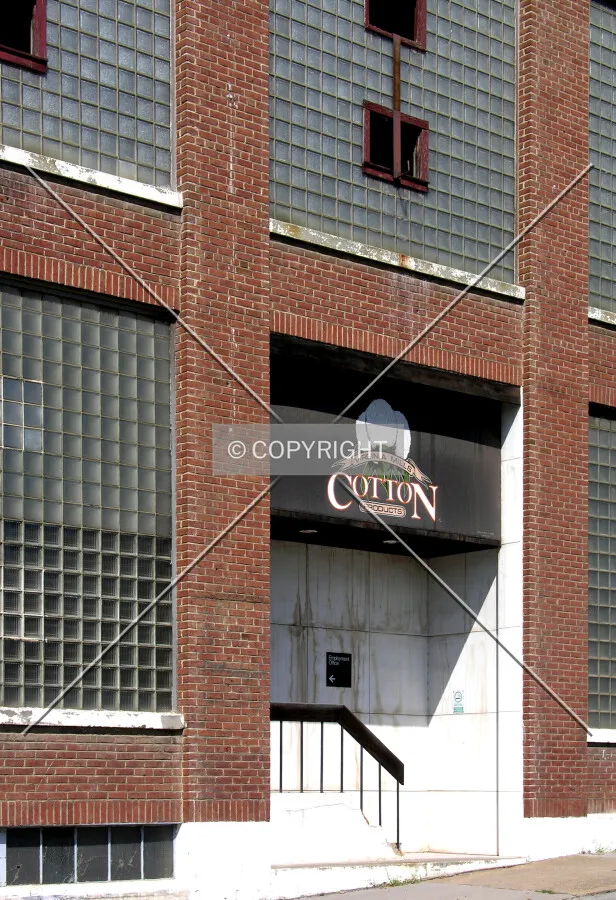 6th Street entrance