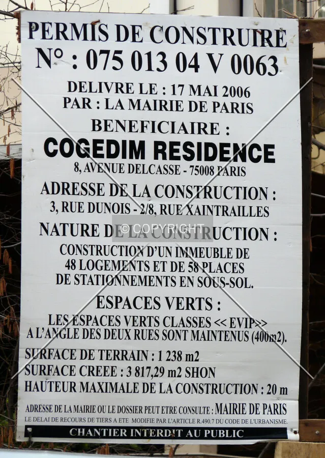 Construction permit board put up along Rue Xaintrailles (now modified because the number of parking places has been reduced from 58 to 55)