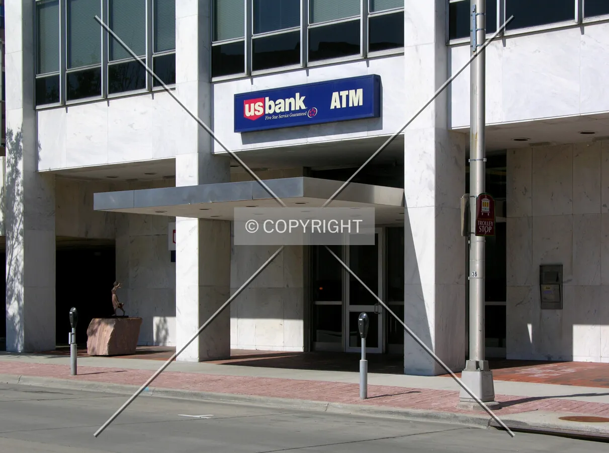 Main entrance off North Main Avenue