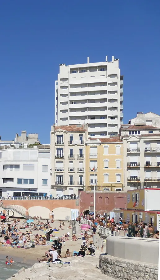 West view from Plage des Catalans.