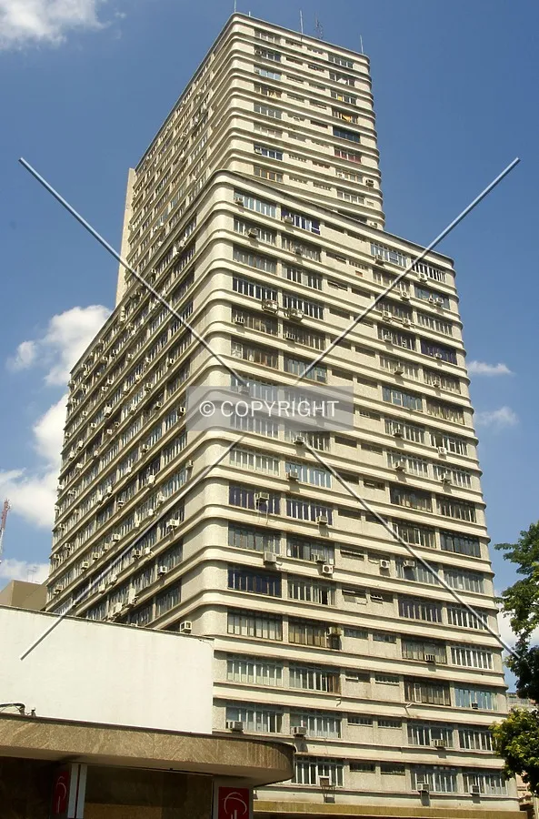 Looking up from Carlos Chagas Street