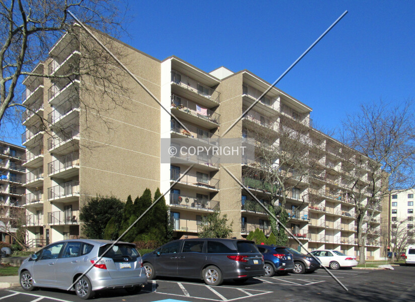 Center Square Towers - Tower B