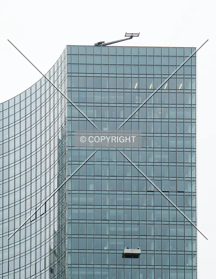 Building maintenance unit at the Skyper Tower in Frankfurt