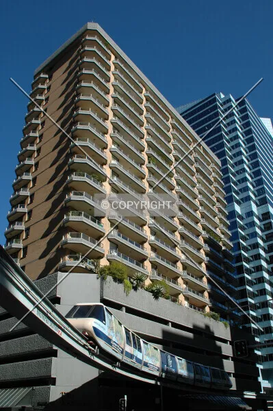 Photo 489-377-952