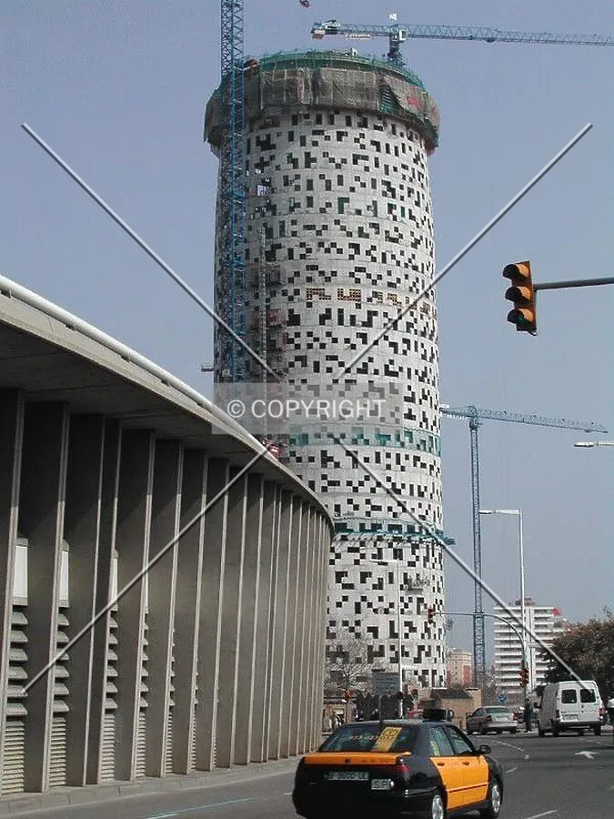 View of the building from Plaça de les Glories