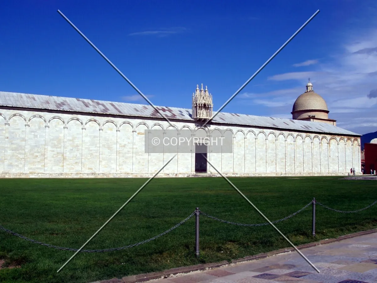 Southern side of the monumental graveyard