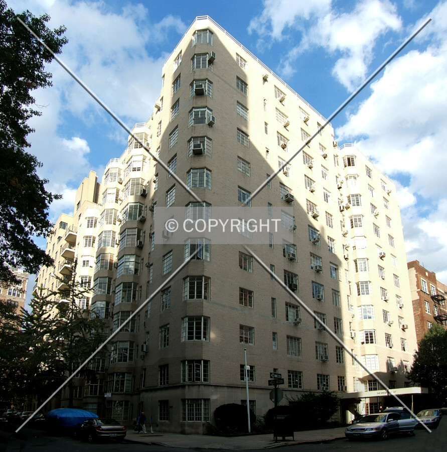View from the southwest at Pierrepont Place and Montague Street