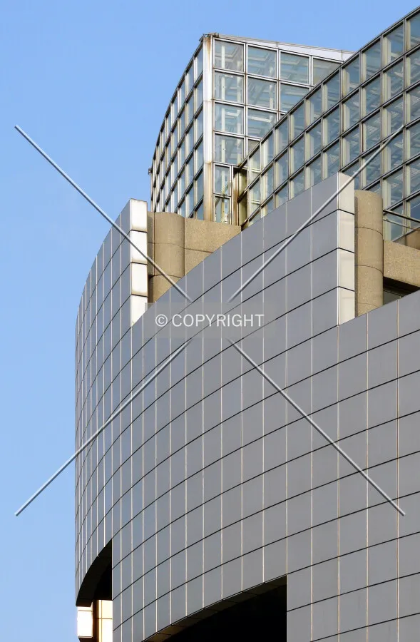 Curved facade on Place de la Bastille