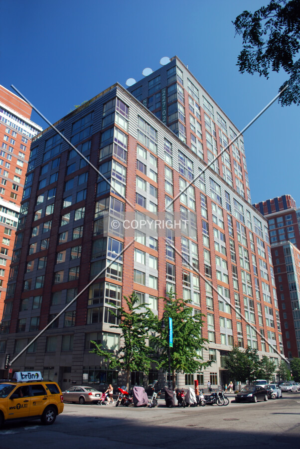 Viewed along North End Avenue