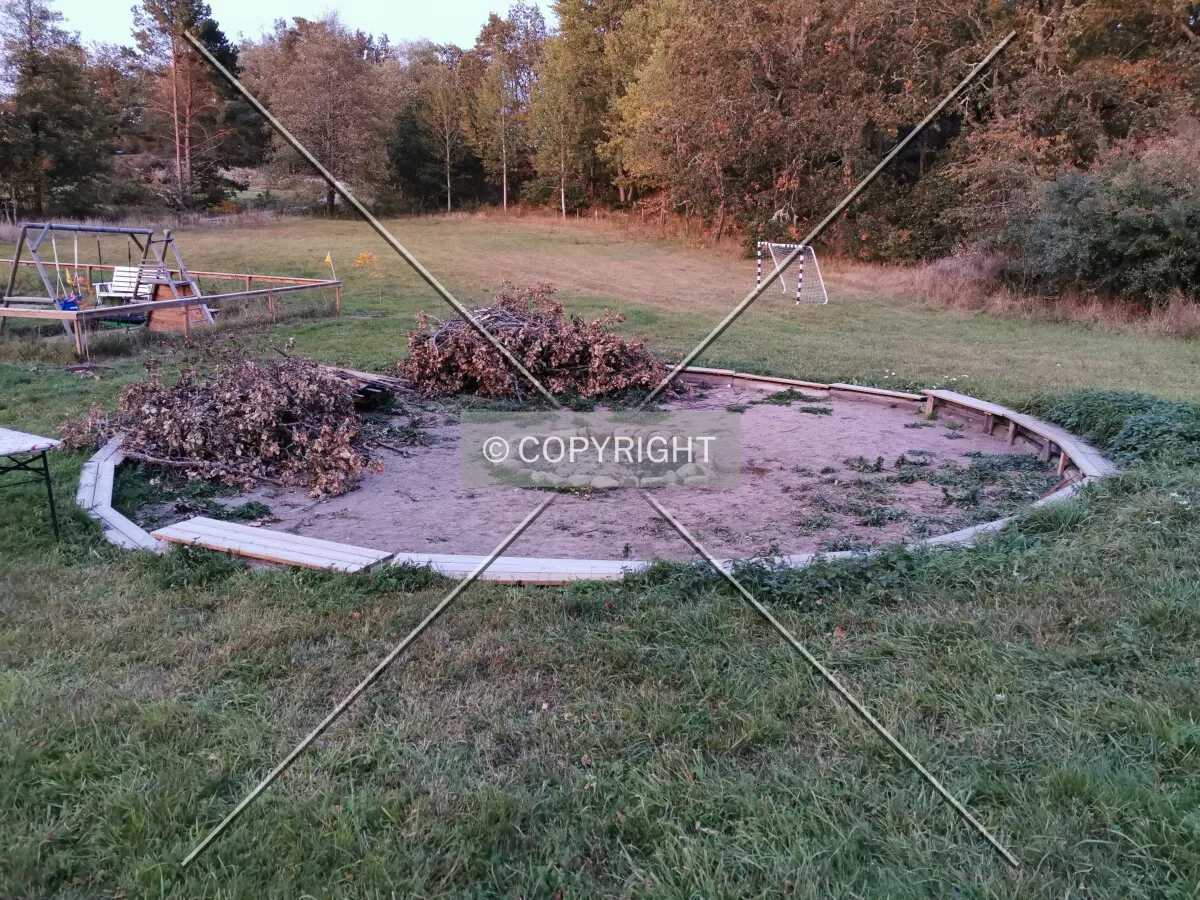 A fireplace having no fire