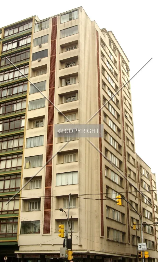 View from the corner of Coronel Vicente Street and Independência Avenue