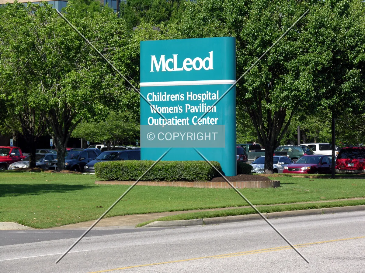 Signage off East Cheves Street