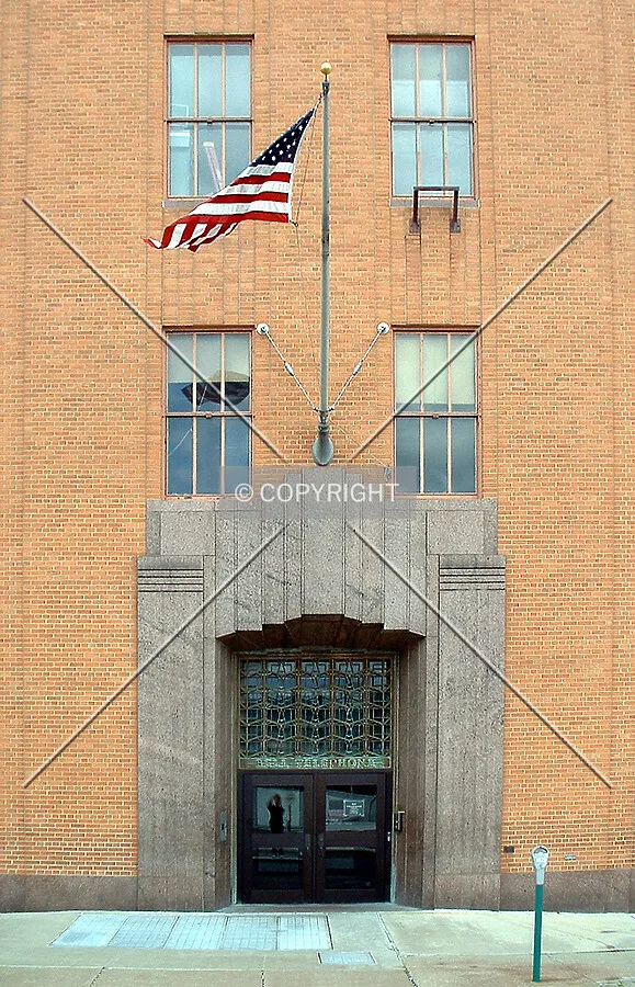 Main entrance on Henry Street from the north