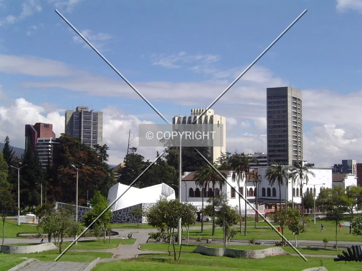 Avenida Patria skyline