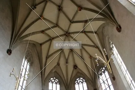 Vaulting over the choir