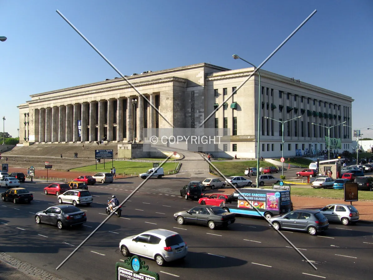 View across the Alcorta avenue