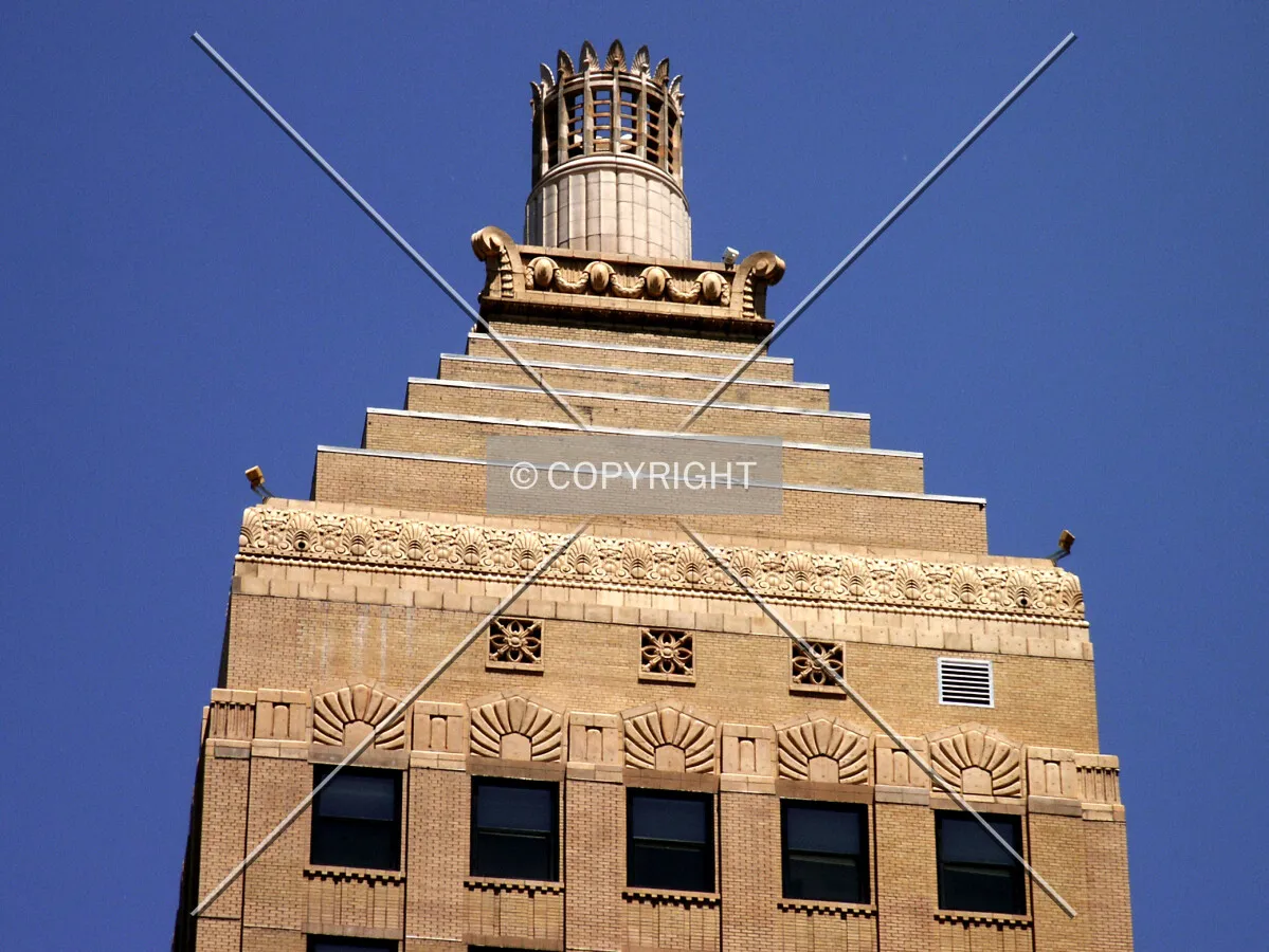 Ziggurat and crown