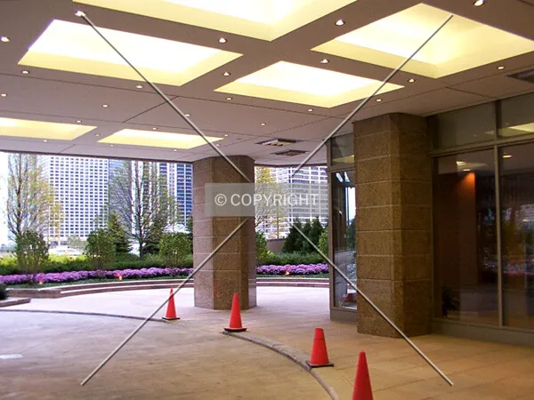 Porte-cochere